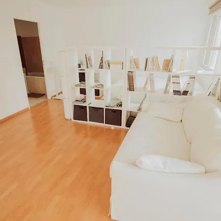 Studio W/ Balcony Near Paris By Guestready بيتّو